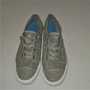 BlowFish Malibu Sz 10 Green Flats Super Cute Women’s